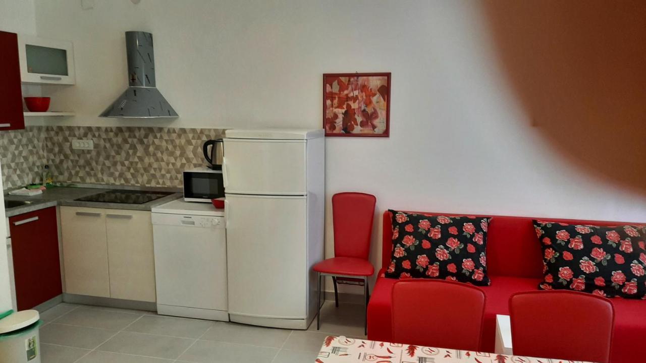 Apartmani Mw, Crveni Apartman Baška Eksteriør billede