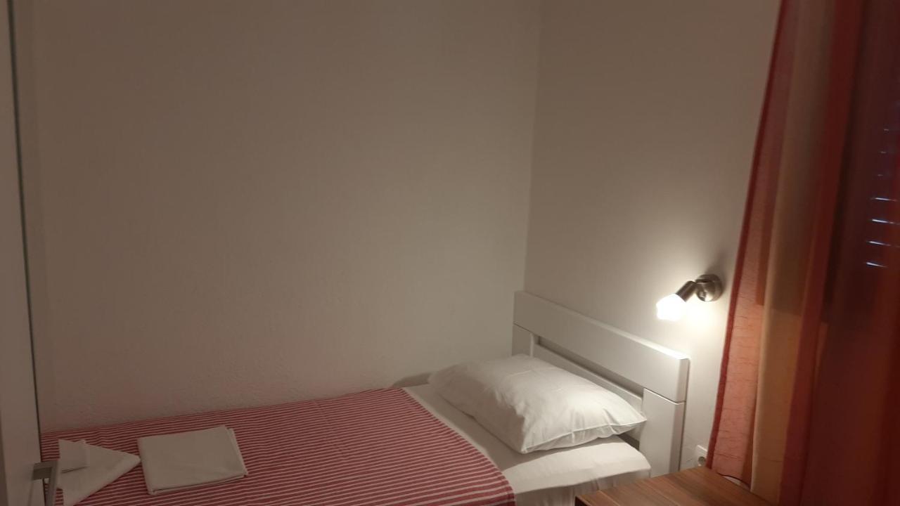 Apartmani Mw, Crveni Apartman Baška Eksteriør billede