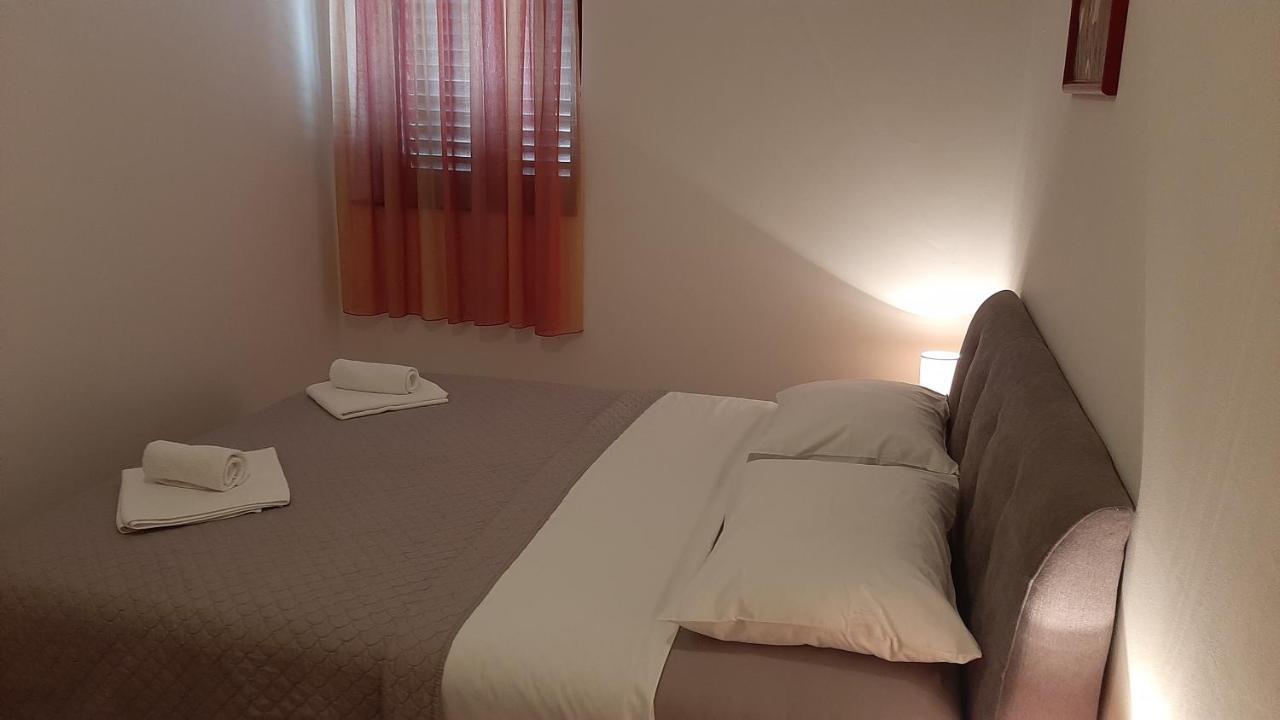 Apartmani Mw, Crveni Apartman Baška Eksteriør billede