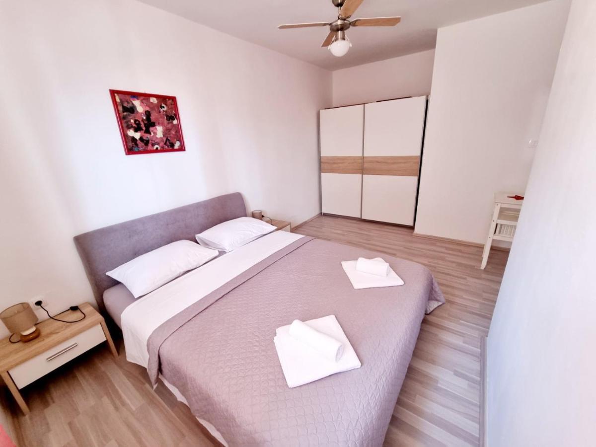 Apartmani Mw, Crveni Apartman Baška Eksteriør billede